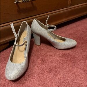 Dream Pairs Sparkling Silver Heels